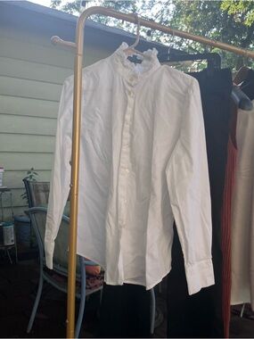 Clásic and elegant blouse size large